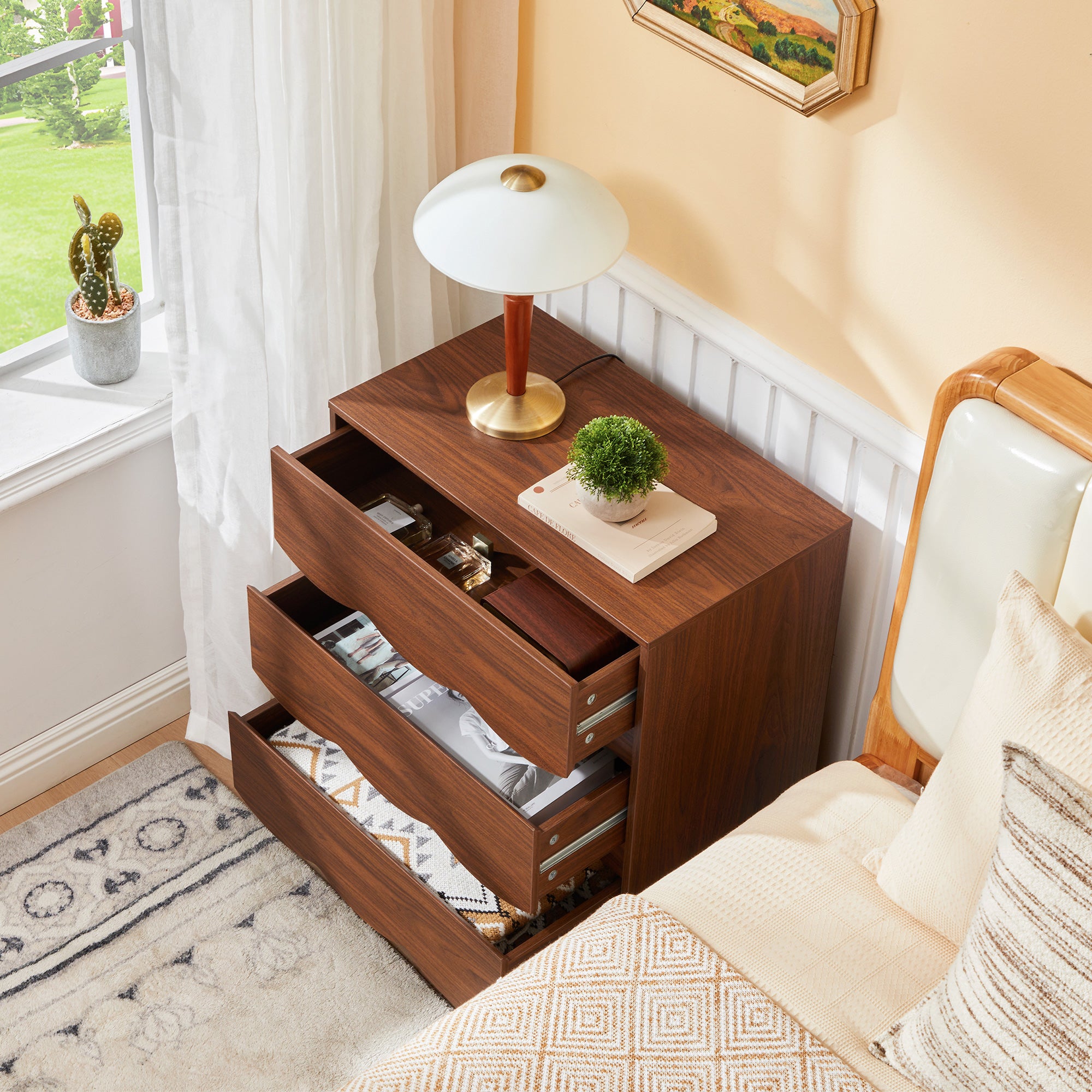 WIRRYTOR Modern Wave Front 3 Drawer Nightstand and Storage Dresser, Scalloped Bedside Table with Solid Wood Ball Leg for Bedroom Living Room